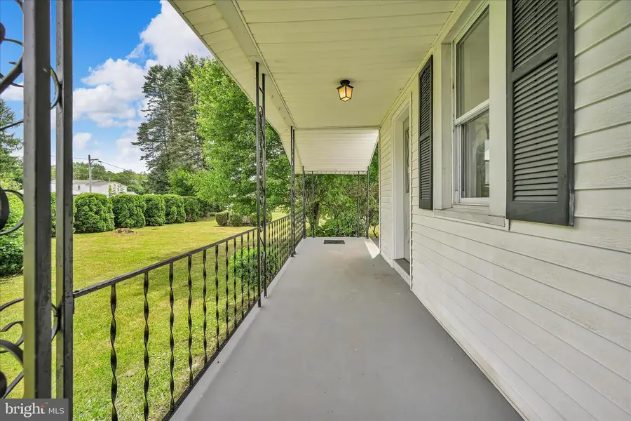 38 Hughes St, New Ringgold, PA 17960 - #3