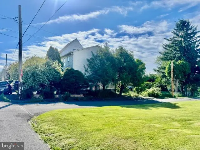 510 W Pine St, Frackville, PA 17931 - #1