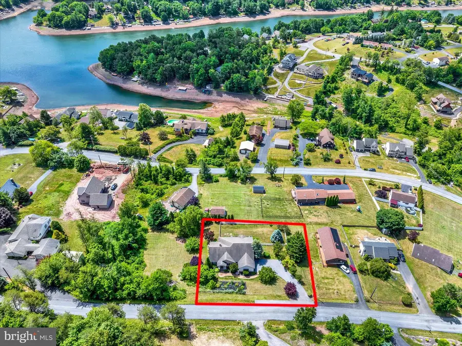 1888 Bow Dr, Auburn, PA 17922 - #2