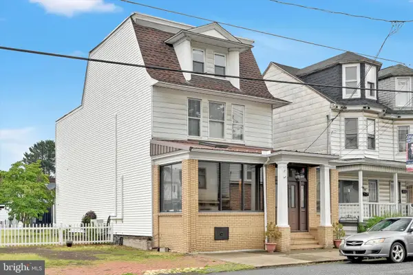 38 Valley St, NEW PHILADELPHIA, PA 17959