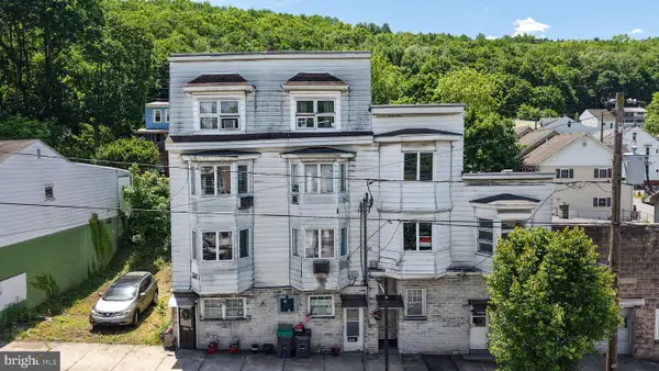 33 W Main St, GIRARDVILLE, PA 17935