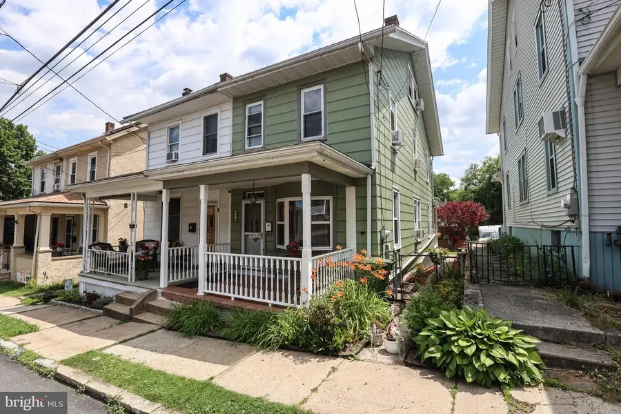 7 Cherry St, Pine Grove, PA 17963 - #2