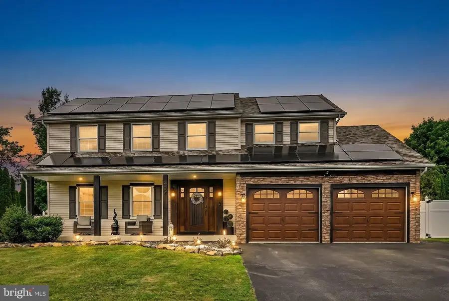 803 Pinewood Dr, Pottsville, PA 17901 - #2