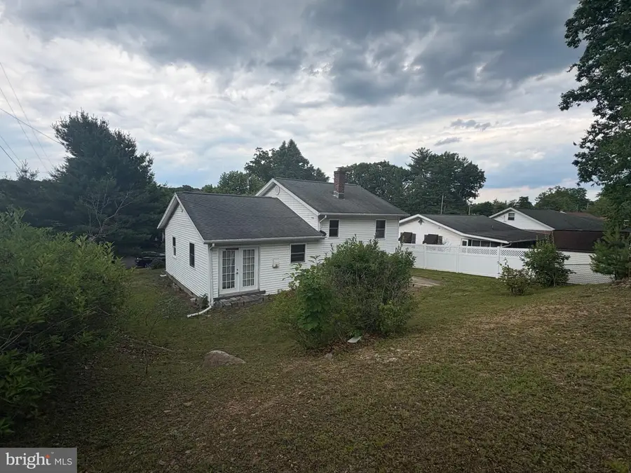 2335 W Norwegian St, Pottsville, PA 17901 - #2