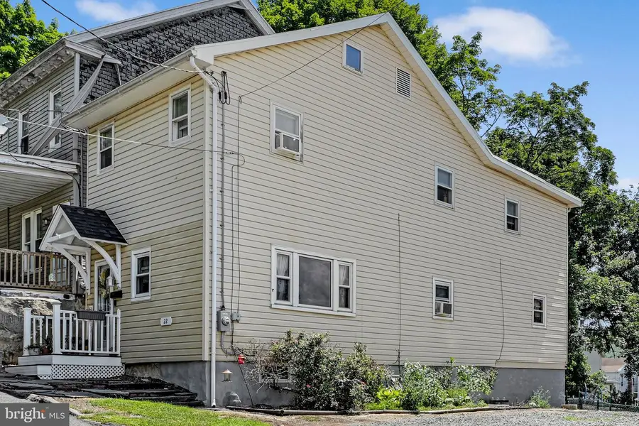 22 E Penn St, Schuylkill Haven, PA 17972 - #3