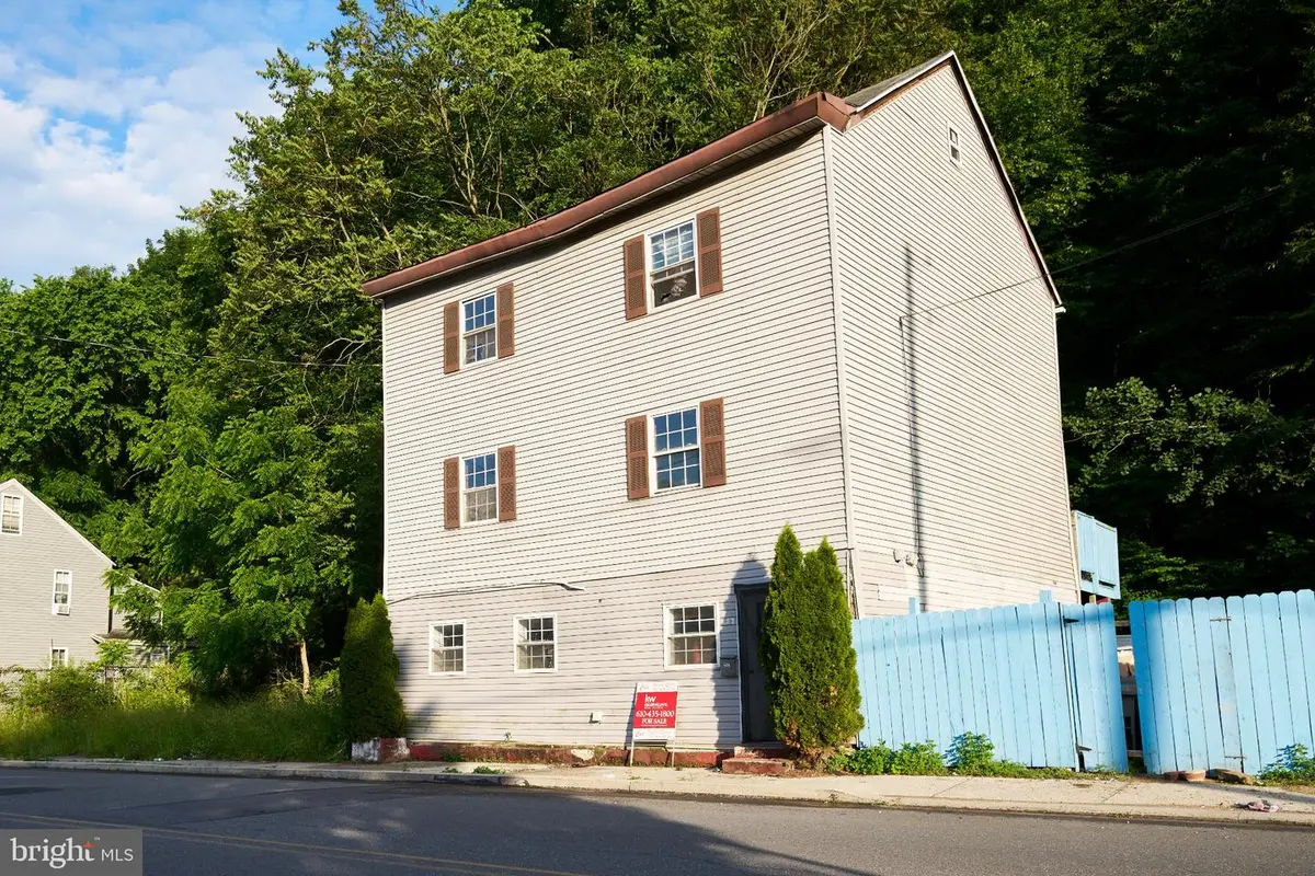 255 Peacock St, Pottsville, PA 17901 - #1