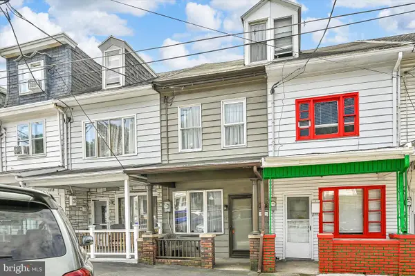 1014 E Centre St, MAHANOY CITY, PA 17948