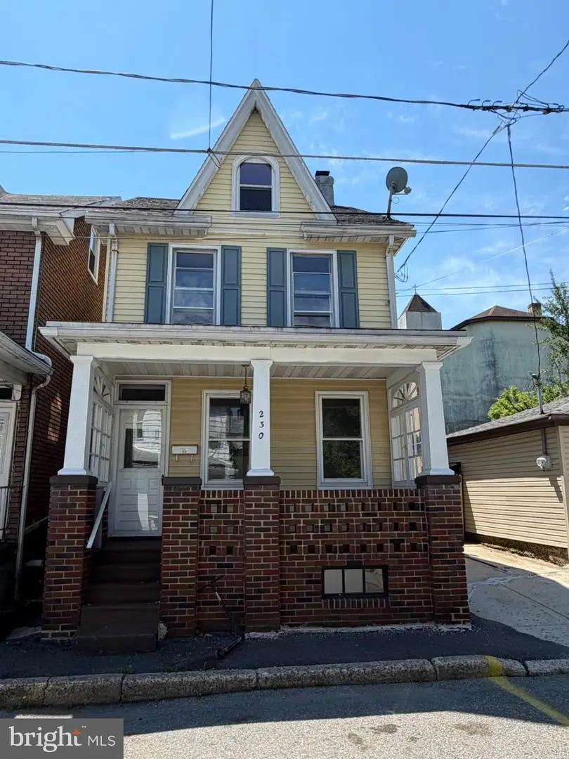 230 W Early Ave, Coaldale, PA 18218 - #1