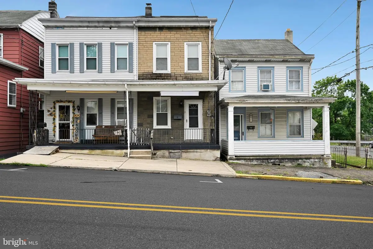 4 E William St, Schuylkill Haven, PA 17972 - #1