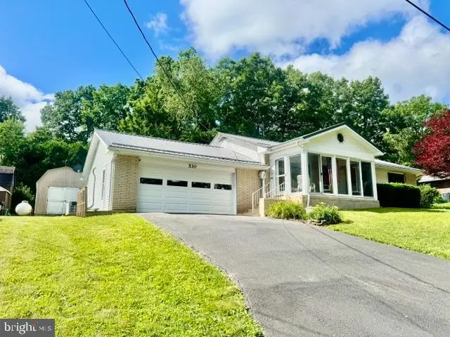 530 W Nicholas St, Frackville, PA 17931 - #1