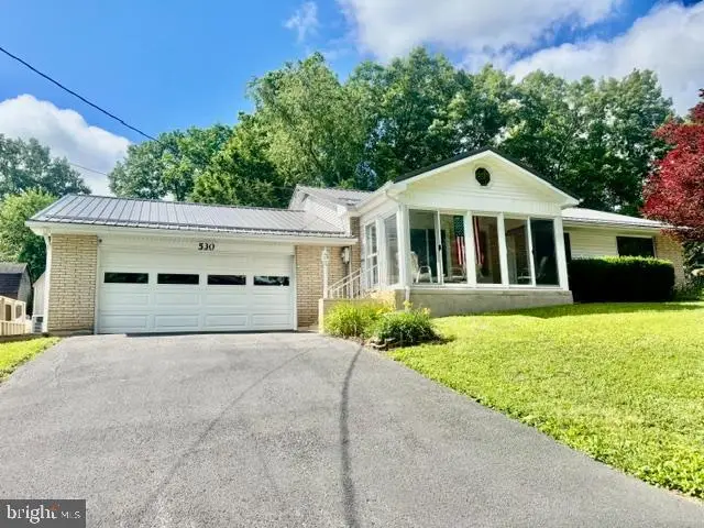 530 W Nicholas St, Frackville, PA 17931 - #2