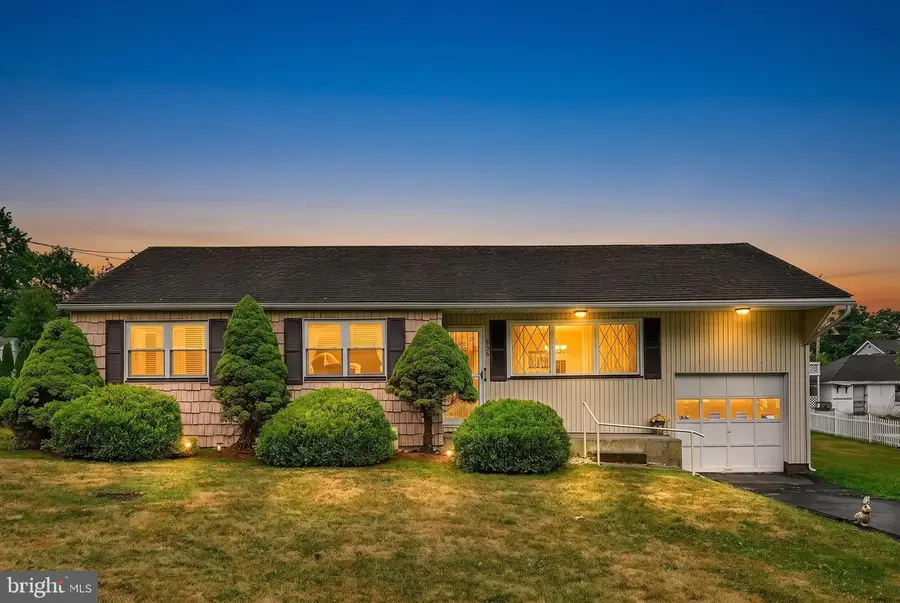 206 Tyson St, New Ringgold, PA 17960 - #2