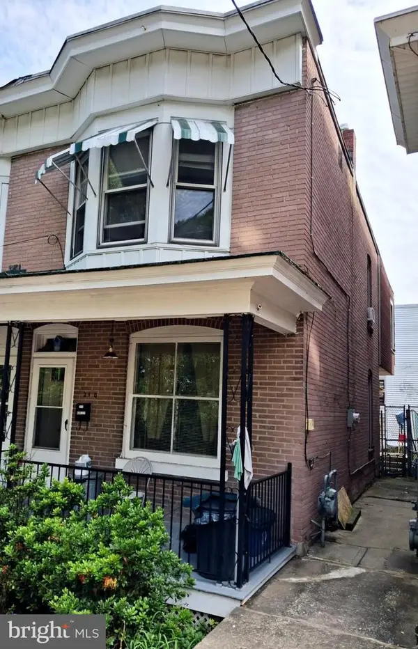 210 S 9th St, POTTSVILLE, PA 17901