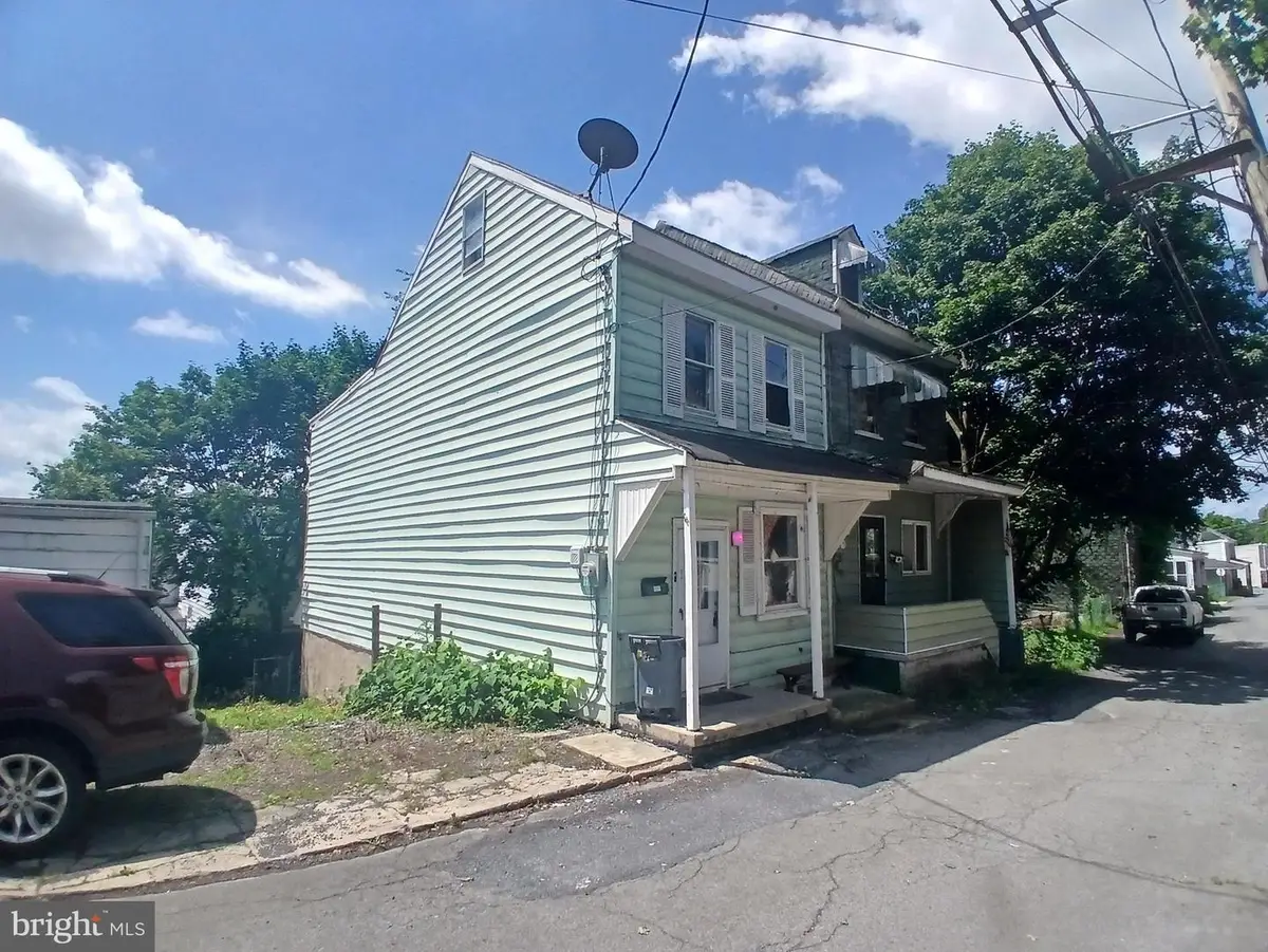 514 W Penn St, Shenandoah, PA 17976 - #1