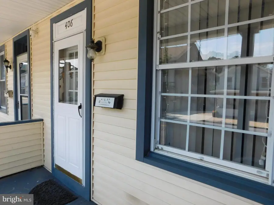 406 Pine St, Tamaqua, PA 18252 - #3