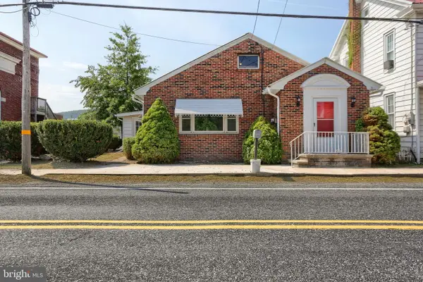 625 E Main St, HEGINS, PA 17938