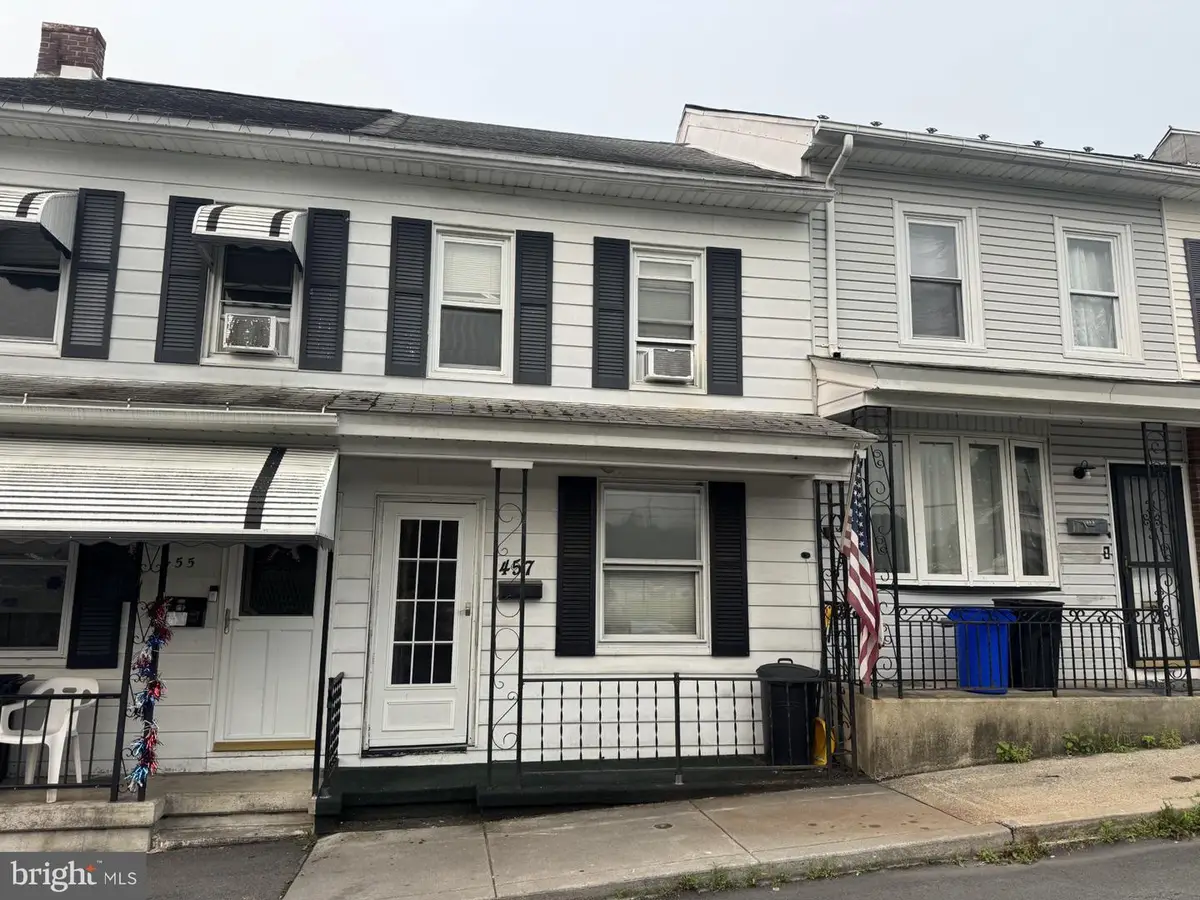 457 Carbon St, Minersville, PA 17954 - #1