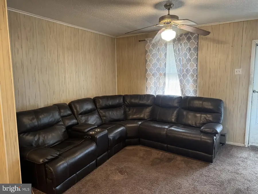 457 Carbon St, Minersville, PA 17954 - #3