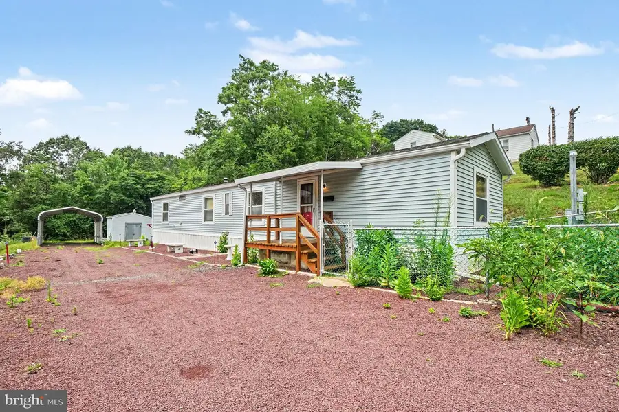17 Albert Blvd, Pottsville, PA 17901 - #2