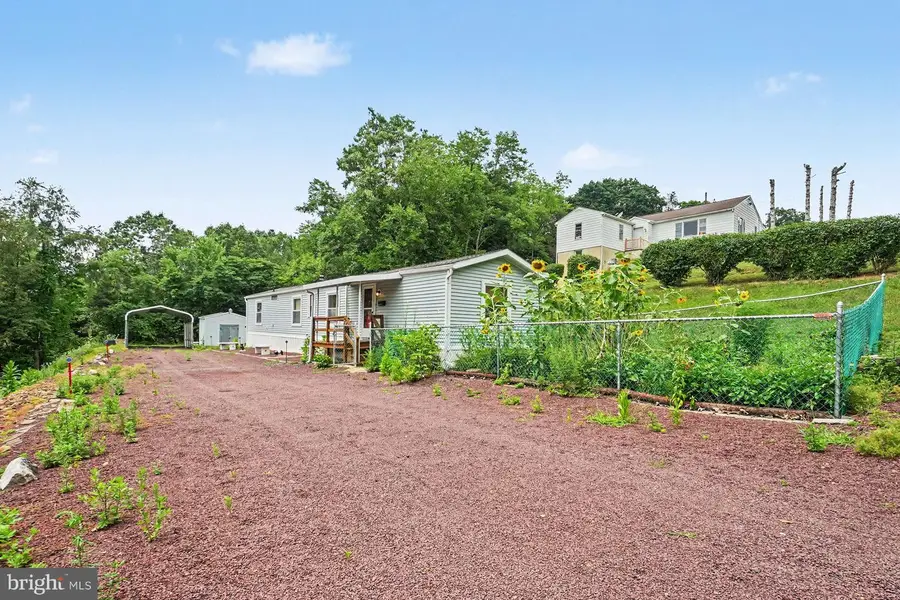 17 Albert Blvd, Pottsville, PA 17901 - #3