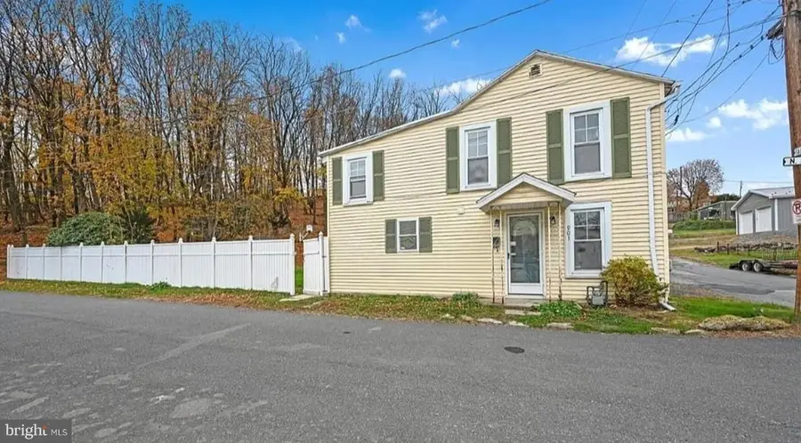 901 Fairview St, Pottsville, PA 17901 - #2