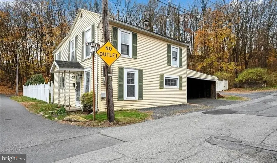 901 Fairview St, Pottsville, PA 17901 - #3