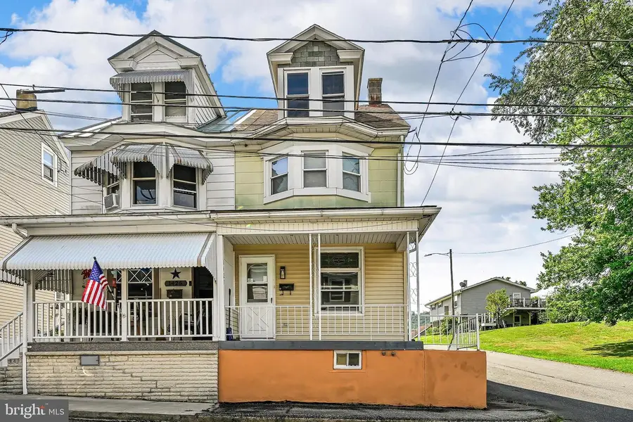 1427 Seneca St, Pottsville, PA 17901 - #3