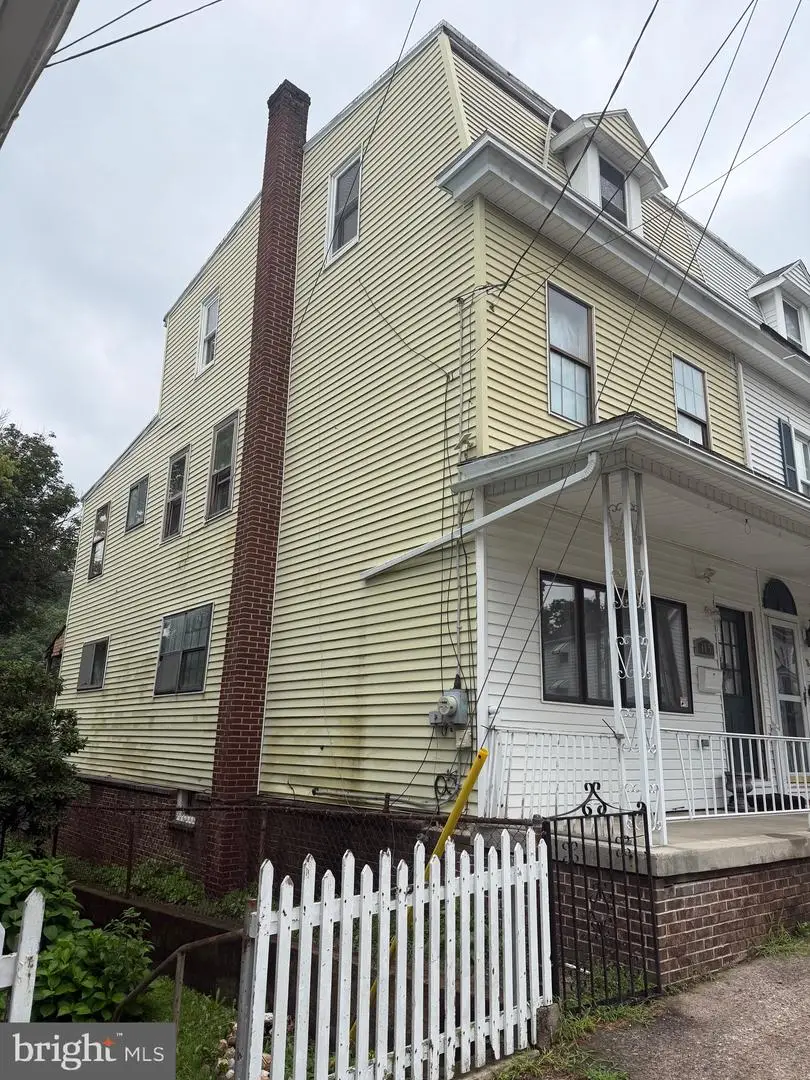 315 Valley St, Port Carbon, PA 17965 - #2