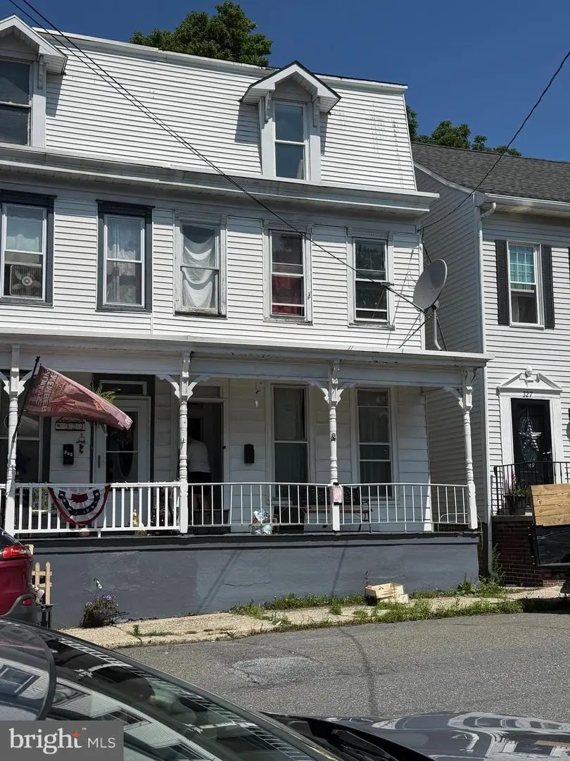 325 W Coal St, Port Carbon, PA 17965 - #2
