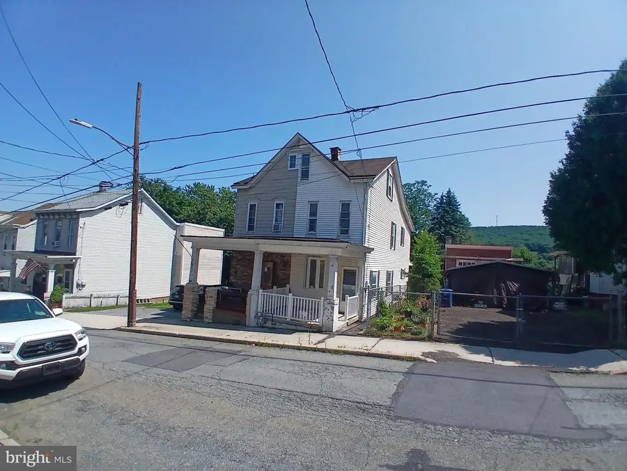 433 Harrison St, Pottsville, PA 17901 - #2