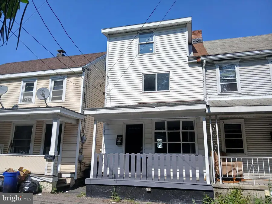 235 N Front St, Saint Clair, PA 17970 - #2