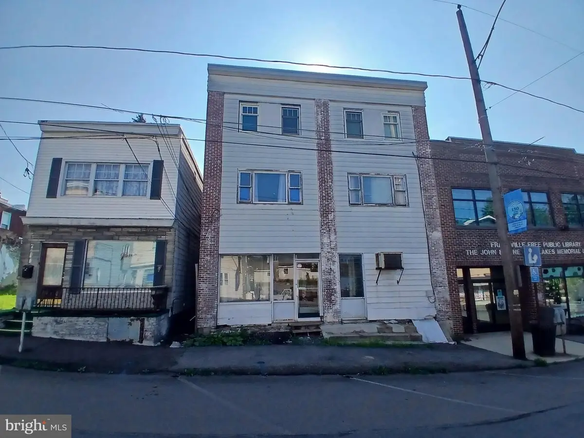 54 N Lehigh Ave, Frackville, PA 17931 - #1