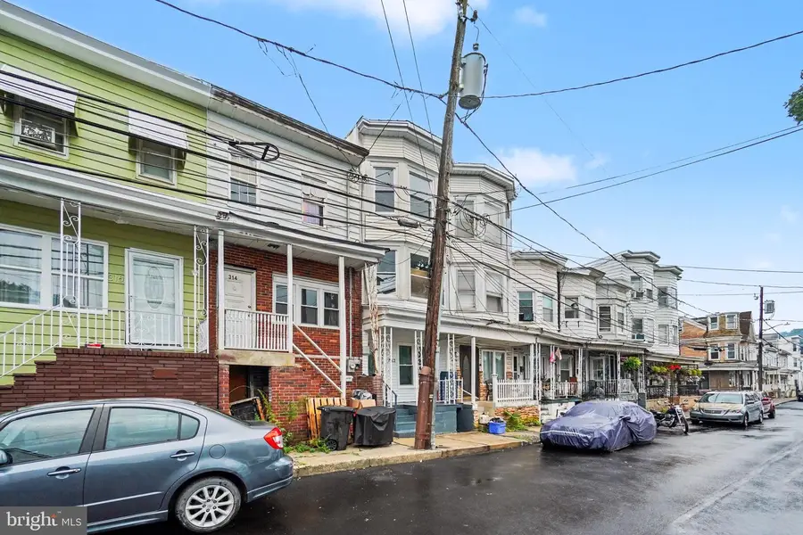312 S Jardin St, Shenandoah, PA 17976 - #2