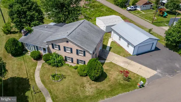 50 Lincoln Dr, TAMAQUA, PA 18252