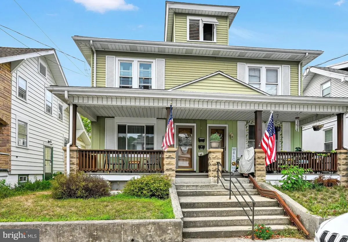 16 Laurel St, Pine Grove, PA 17963 - #1