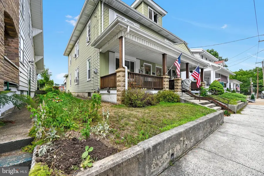 16 Laurel St, Pine Grove, PA 17963 - #2