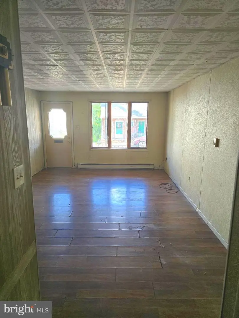216 W Centre St, Shenandoah, PA 17976 - #2