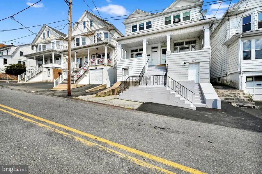 205 S Schuylkill Ave, Shenandoah, PA 17976 - #2