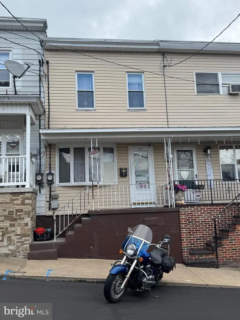 211 N Catherine St, Shenandoah, PA 17976 - #2