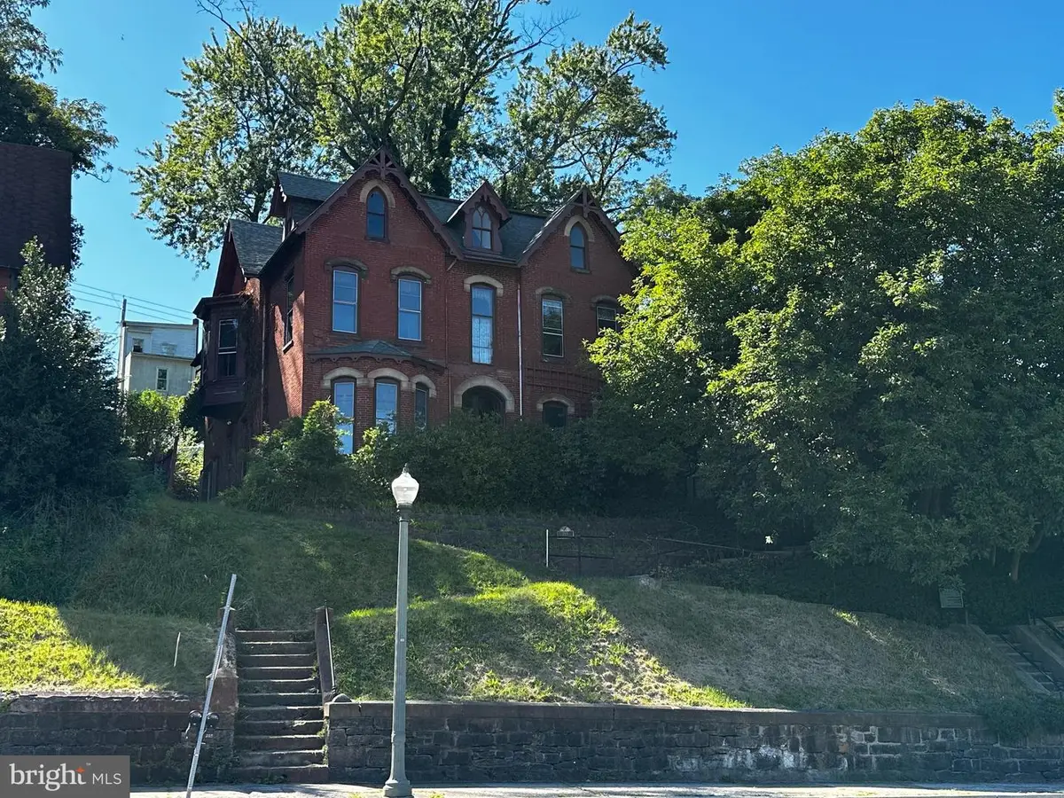 315 S Centre St, Pottsville, PA 17901 - #1
