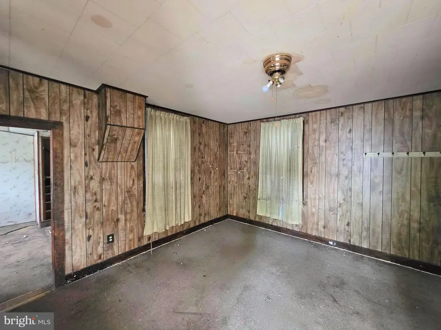 2 E Colliery Ave, Tower City, PA 17980 - #2