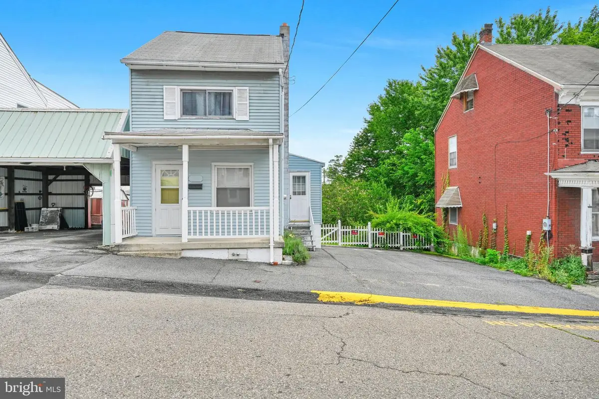 135-137 Broad St, Saint Clair, PA 17970 - #1
