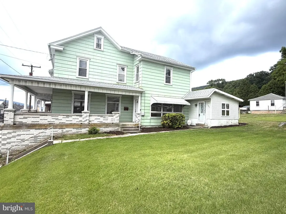 1015 E Grand Ave, Tower City, PA 17980 - #1
