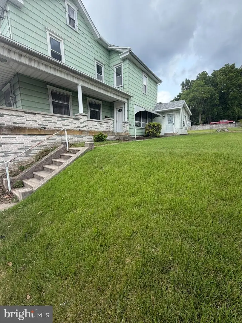 1015 E Grand Ave, Tower City, PA 17980 - #2
