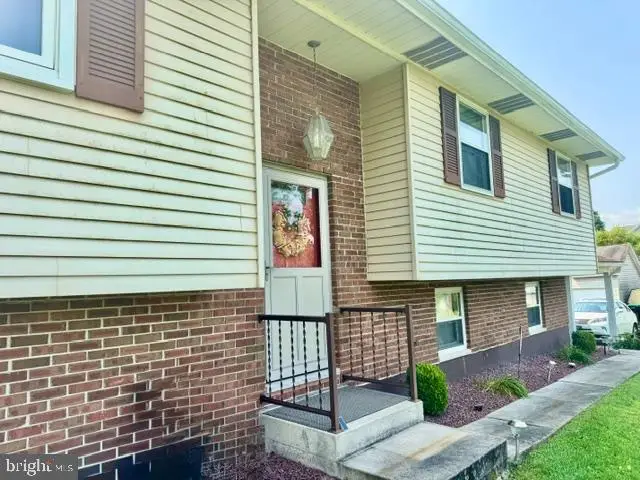 302 E Wyncoop Ave, Gordon, PA 17936 - #3