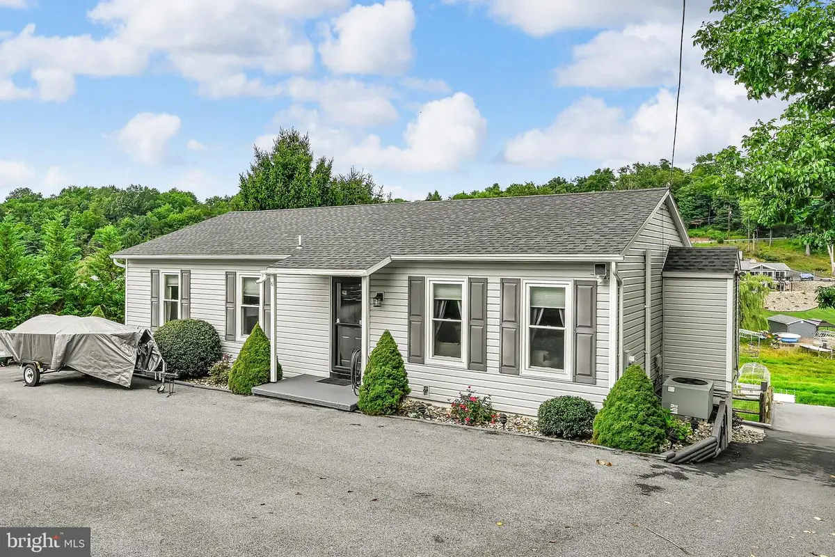 590 Wynonah Dr, Auburn, PA 17922 - #1