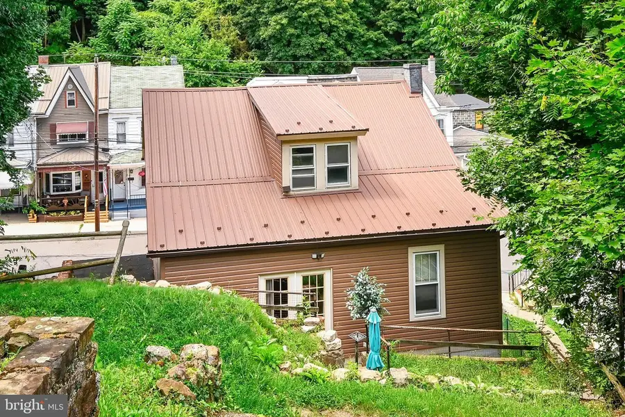 405 Laurel St, Minersville, PA 17954 - #3