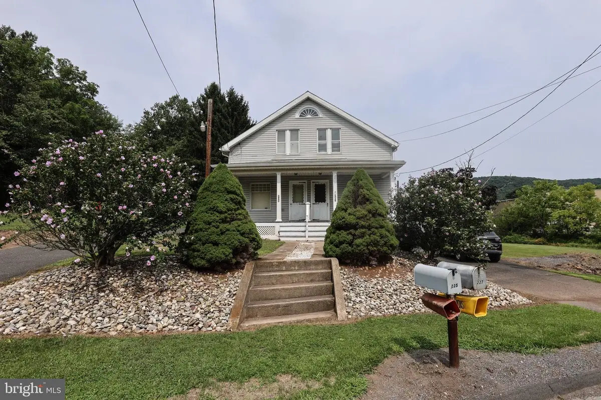 225-227 Shultz Rd, Pine Grove, PA 17963 - #1