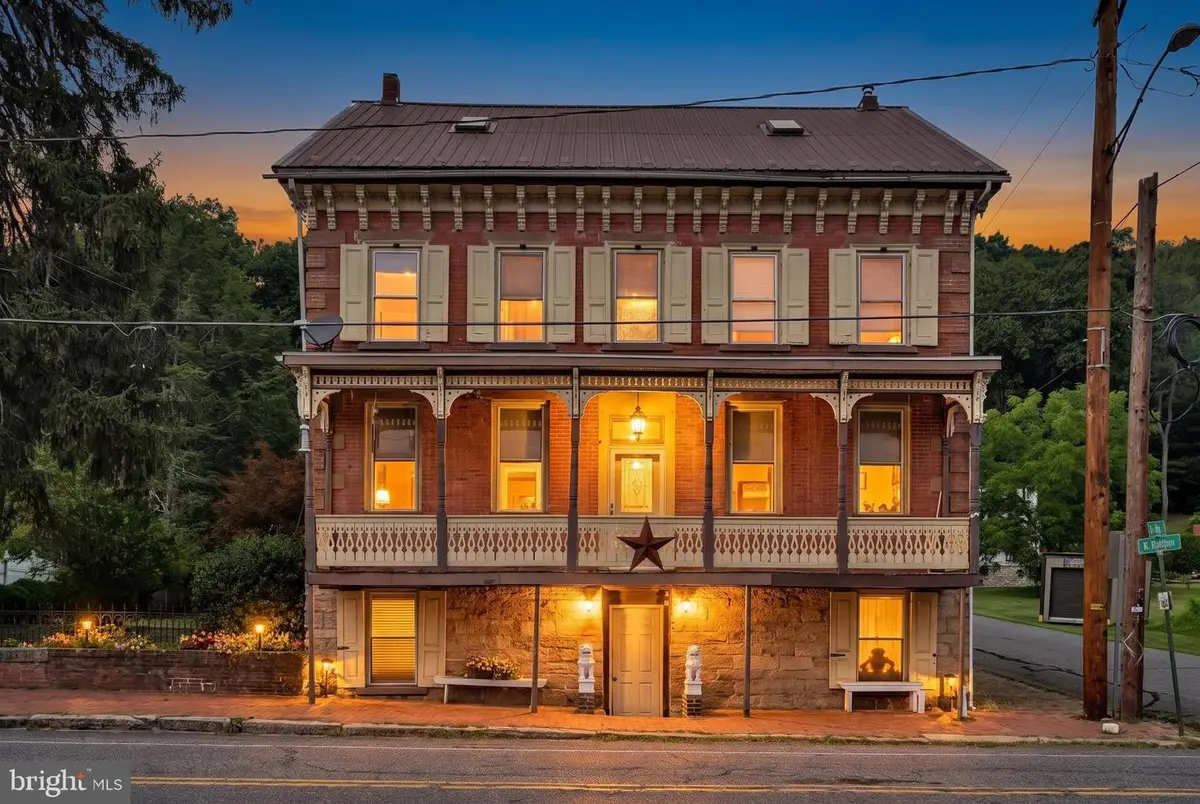 125 E Center St, Tremont, PA 17981 - #1