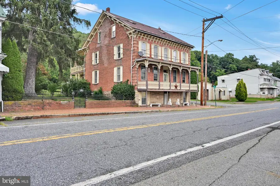 125 E Center St, Tremont, PA 17981 - #2